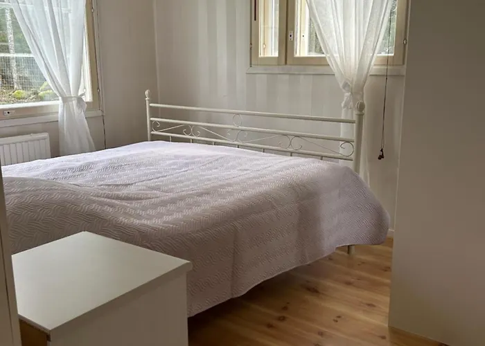 Maaseutumajoitus, Kukkasaari