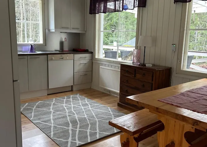 Maaseutumajoitus, Kukkasaari